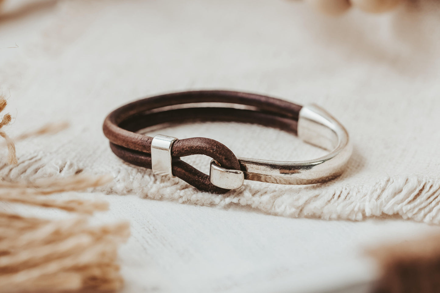 Half clasp leather bracelet