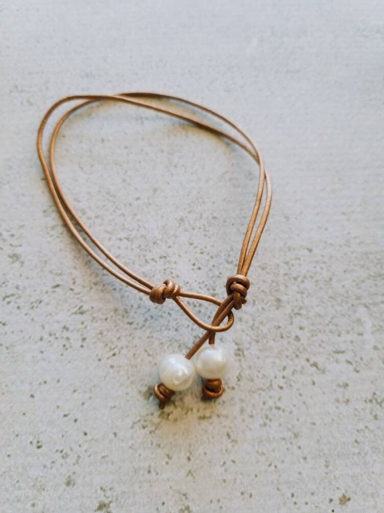 Leather pearl anklet, bohemian ankle bracelet, 3rd anniversary gift for wife, summer beach jewelry