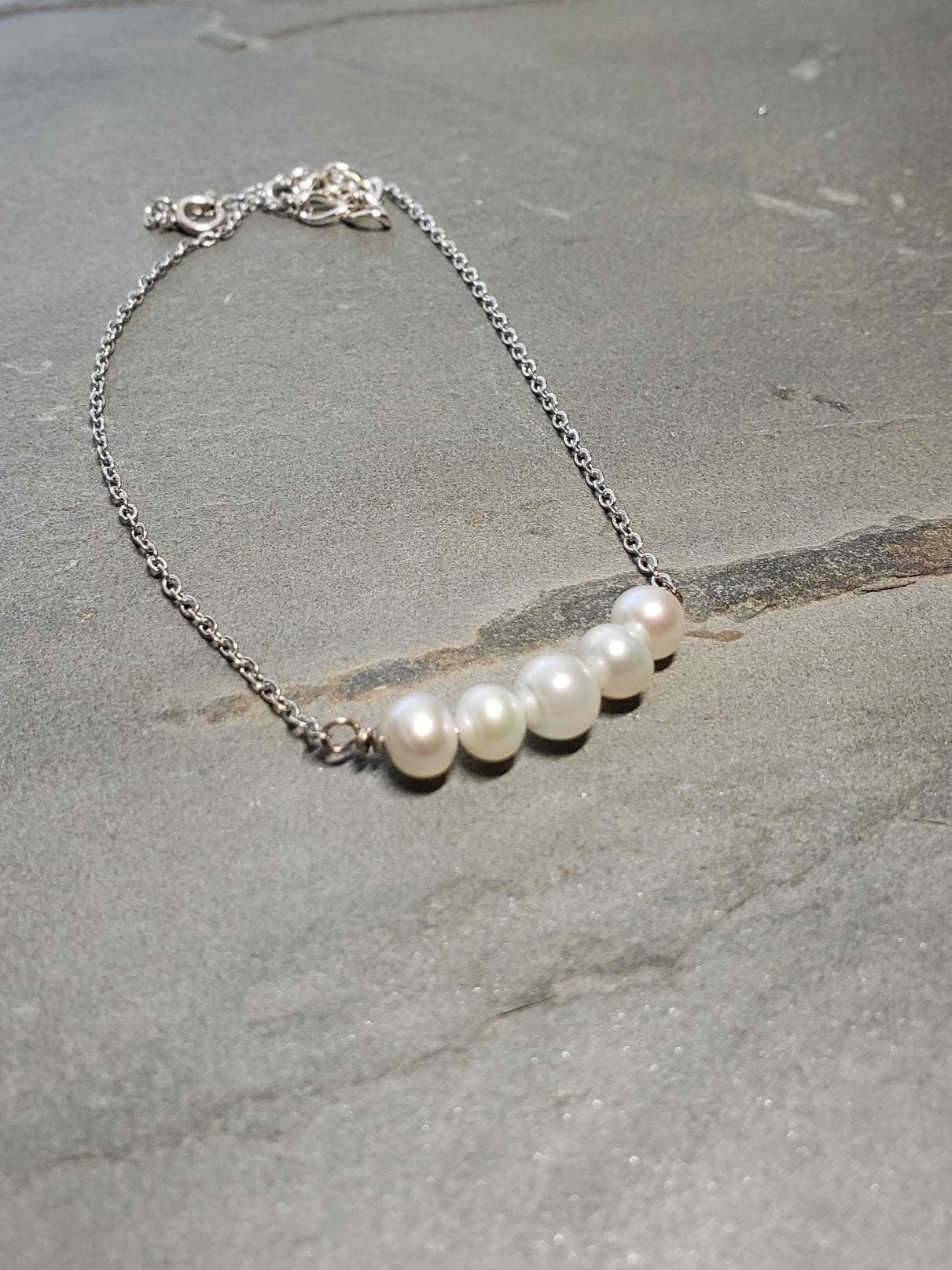 Dainty silver anklet with white pearls, Bridal ankle bracelet