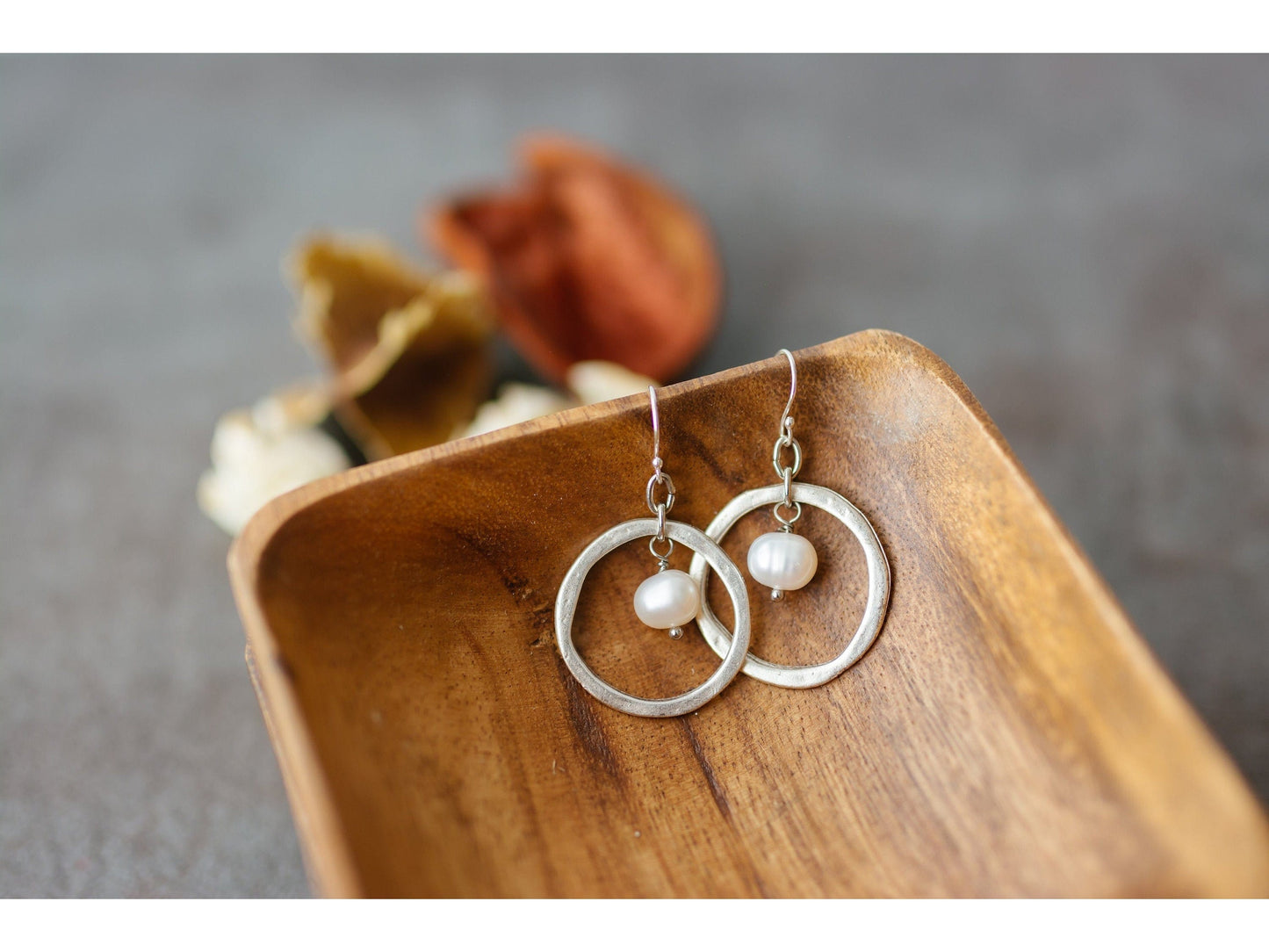 Freshwater Pearl wedding earrings, Bridesmaid earrings, set of 2,silver hoop earrings,