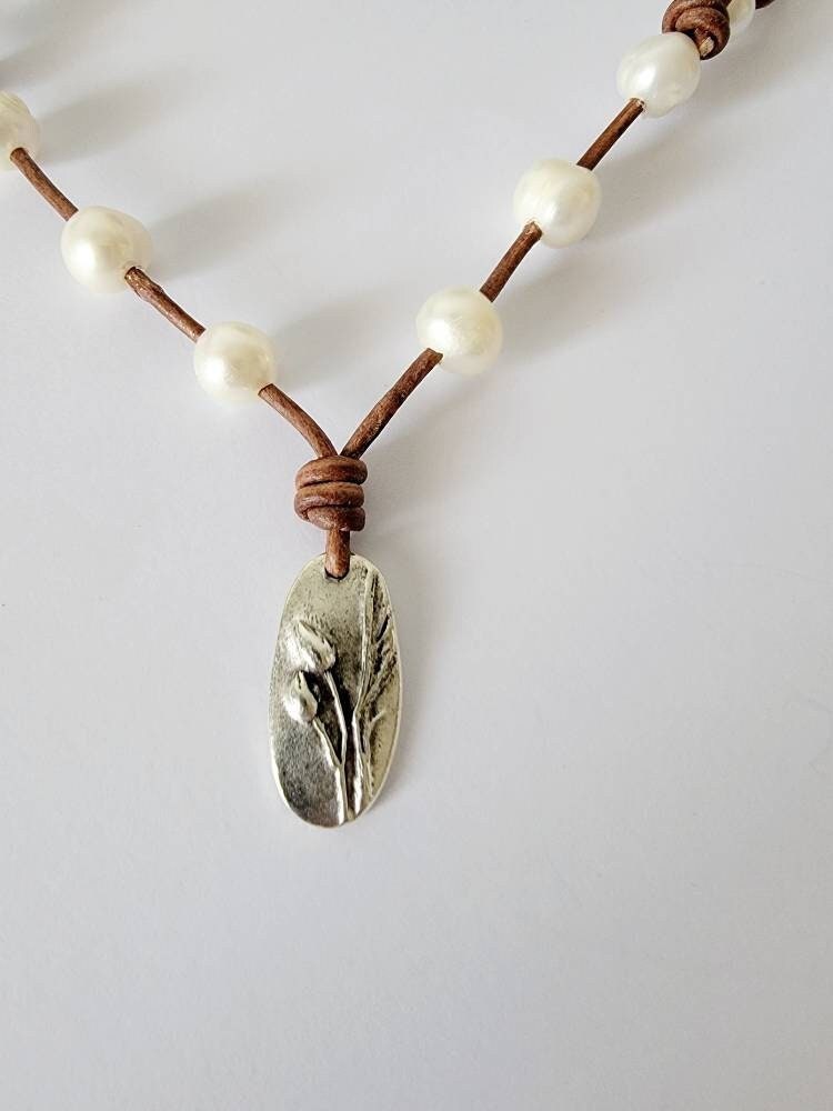 Iris pendant leather pearl necklace, Statement jewelry, adjustable length necklace, 3rd anniversary gift of leather