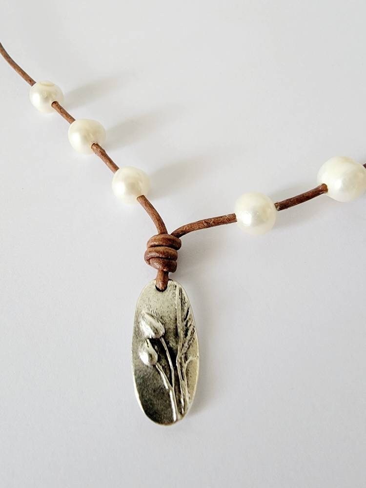 Iris pendant leather pearl necklace, Statement jewelry, adjustable length necklace, 3rd anniversary gift of leather