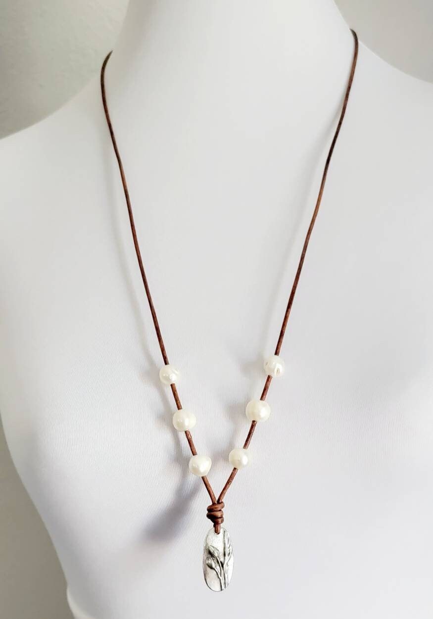 Iris pendant leather pearl necklace, Statement jewelry, adjustable length necklace, 3rd anniversary gift of leather