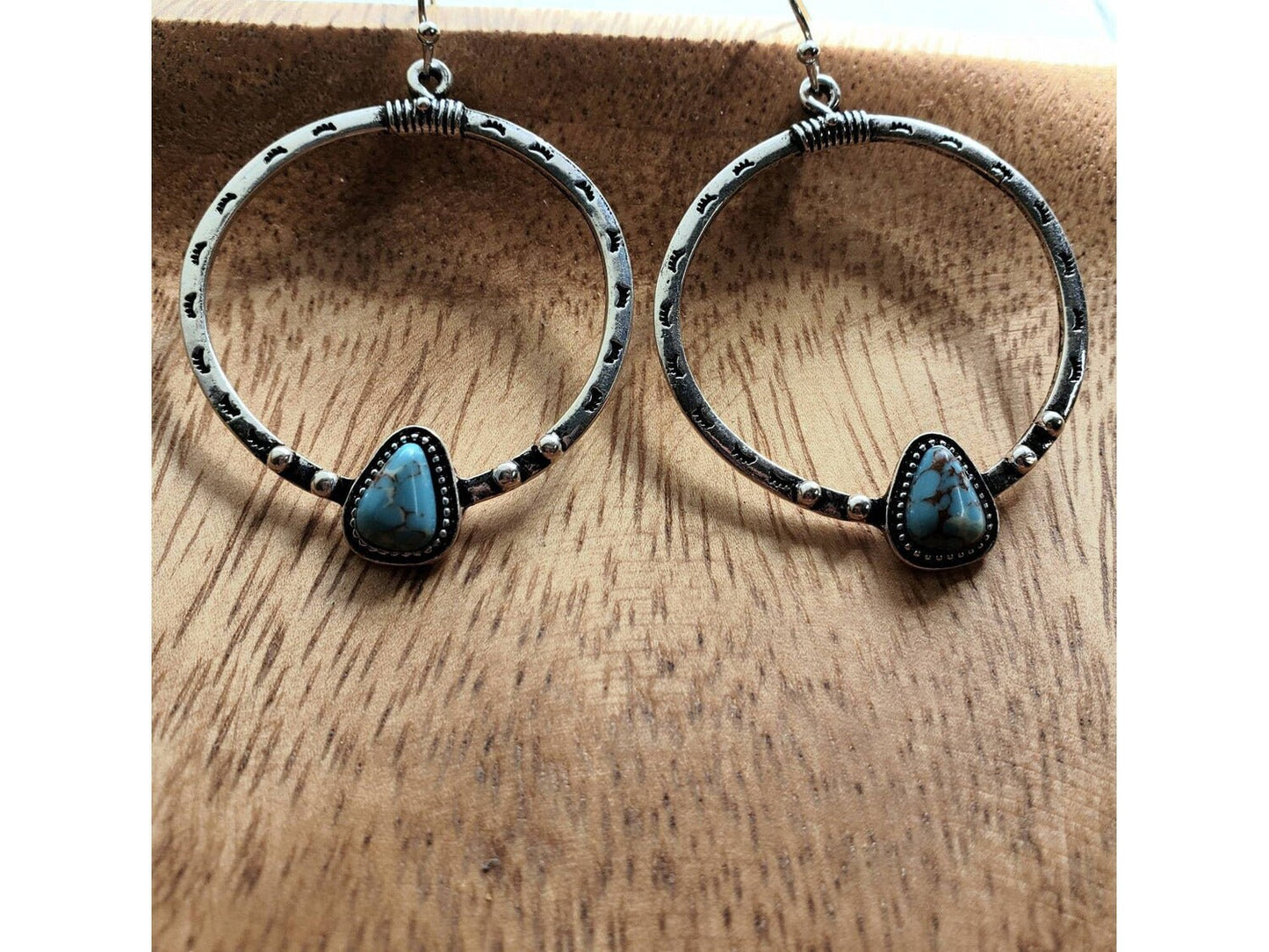 Turquoise green nugget on silver hoops, southwest style earrings