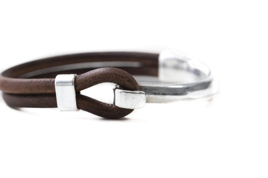 Half clasp leather bracelet