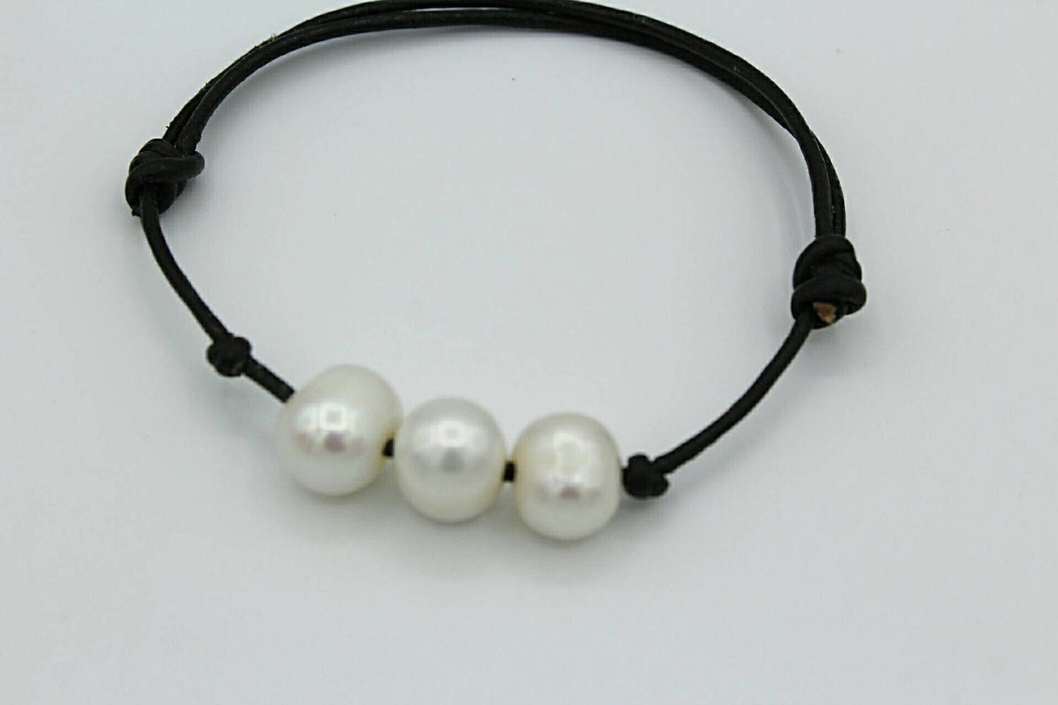 Unisex Pearl leather bracelet, 3rd anniversary gift of Leather, Sliding knot bracelet