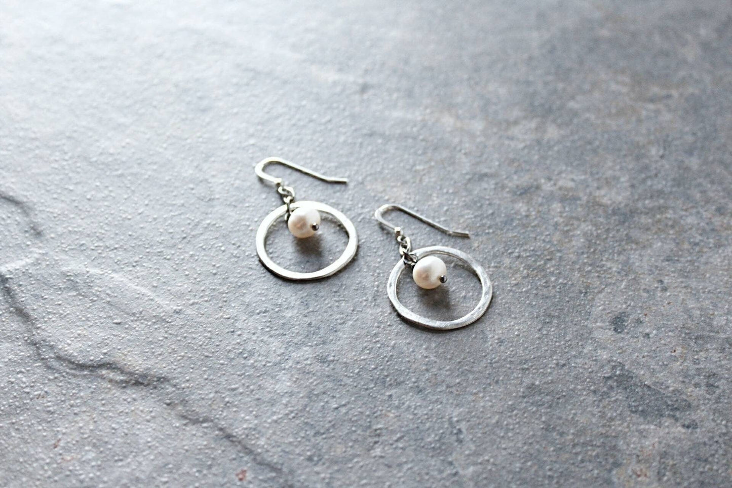 Hoop earrings with pearl charm, Hammered hoop earrings, Pearl earrings