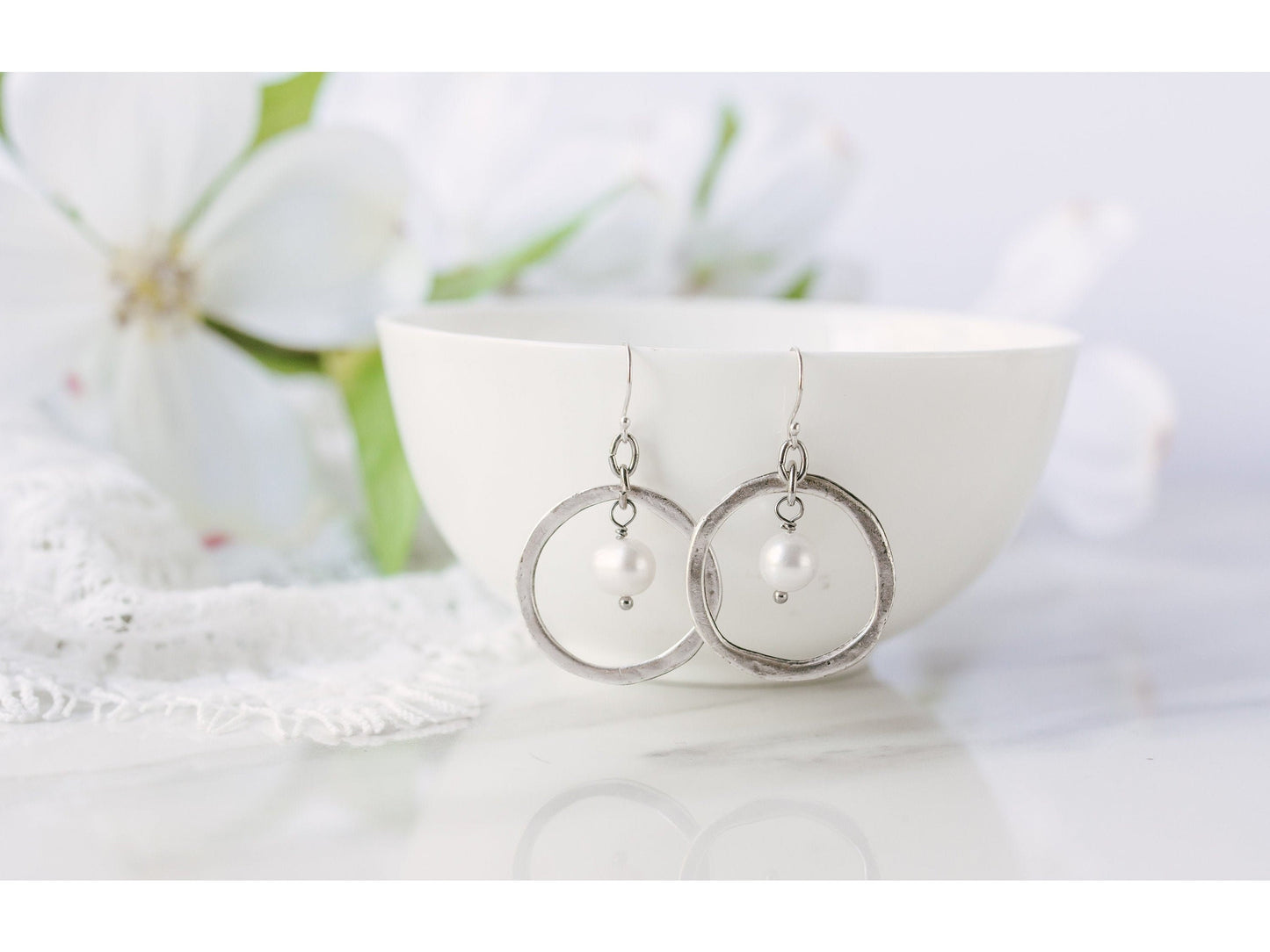 Freshwater Pearl wedding earrings, Bridesmaid earrings, set of 2,silver hoop earrings,