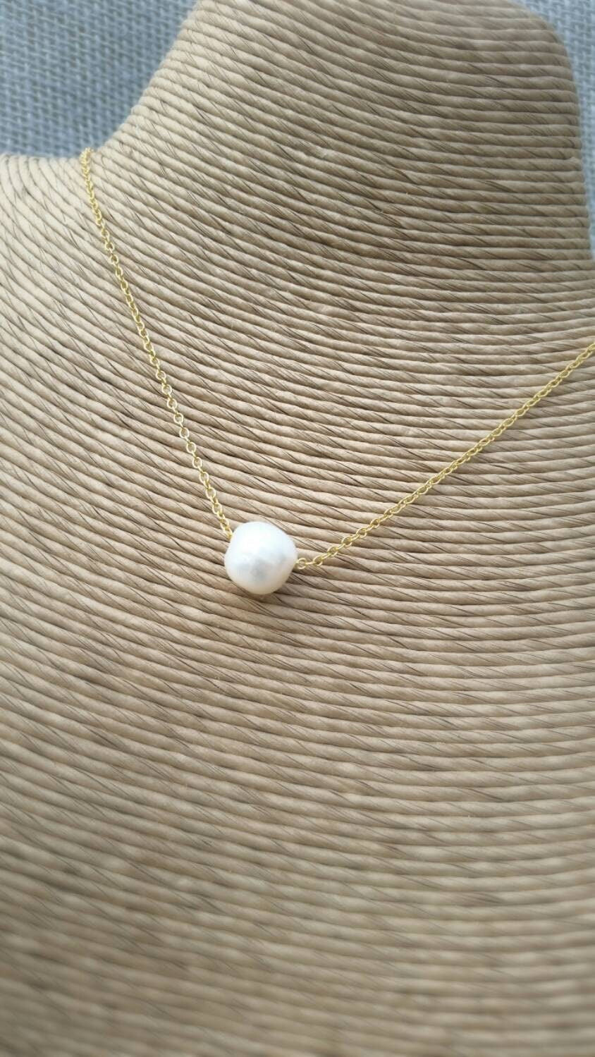Pearl Bridesmaid jewelry - floating 10 mm white pearl chain necklace, delicate dainty choker