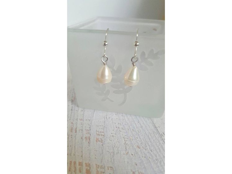 White Pearl tear drop earrings, June birthstone, June Pearl Graduation Gift, Pearl bridal jewelry