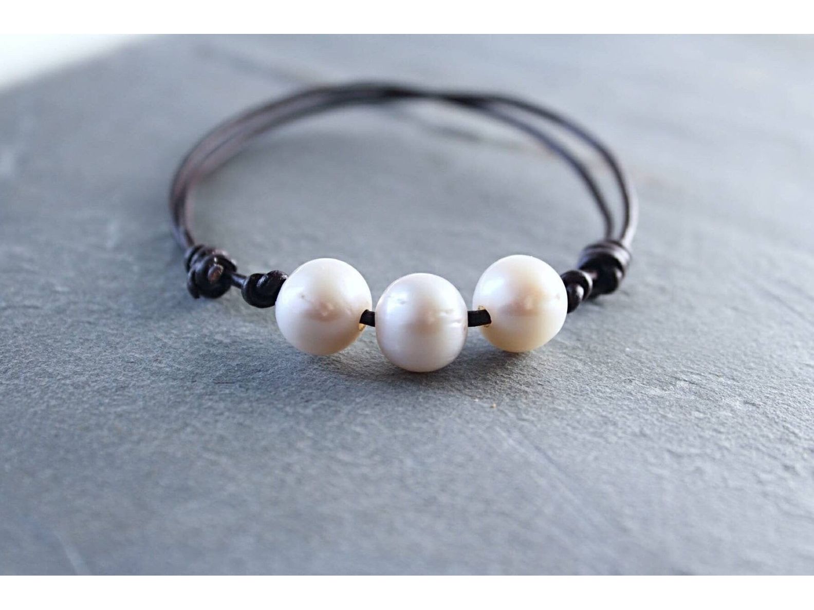 Unisex Pearl leather bracelet, 3rd anniversary gift of Leather, Sliding knot bracelet