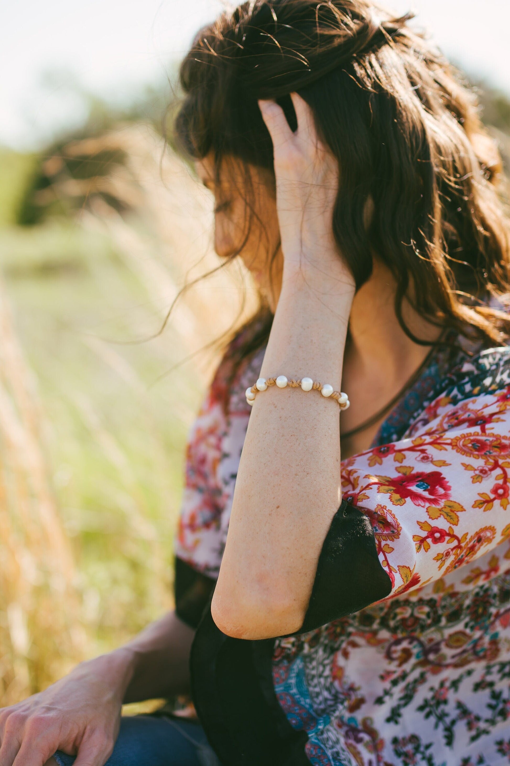 Leather Baroque pearl bracelet, Knotted Pearl and leather bracelet, Gift for mom for Mother&#39;s Day