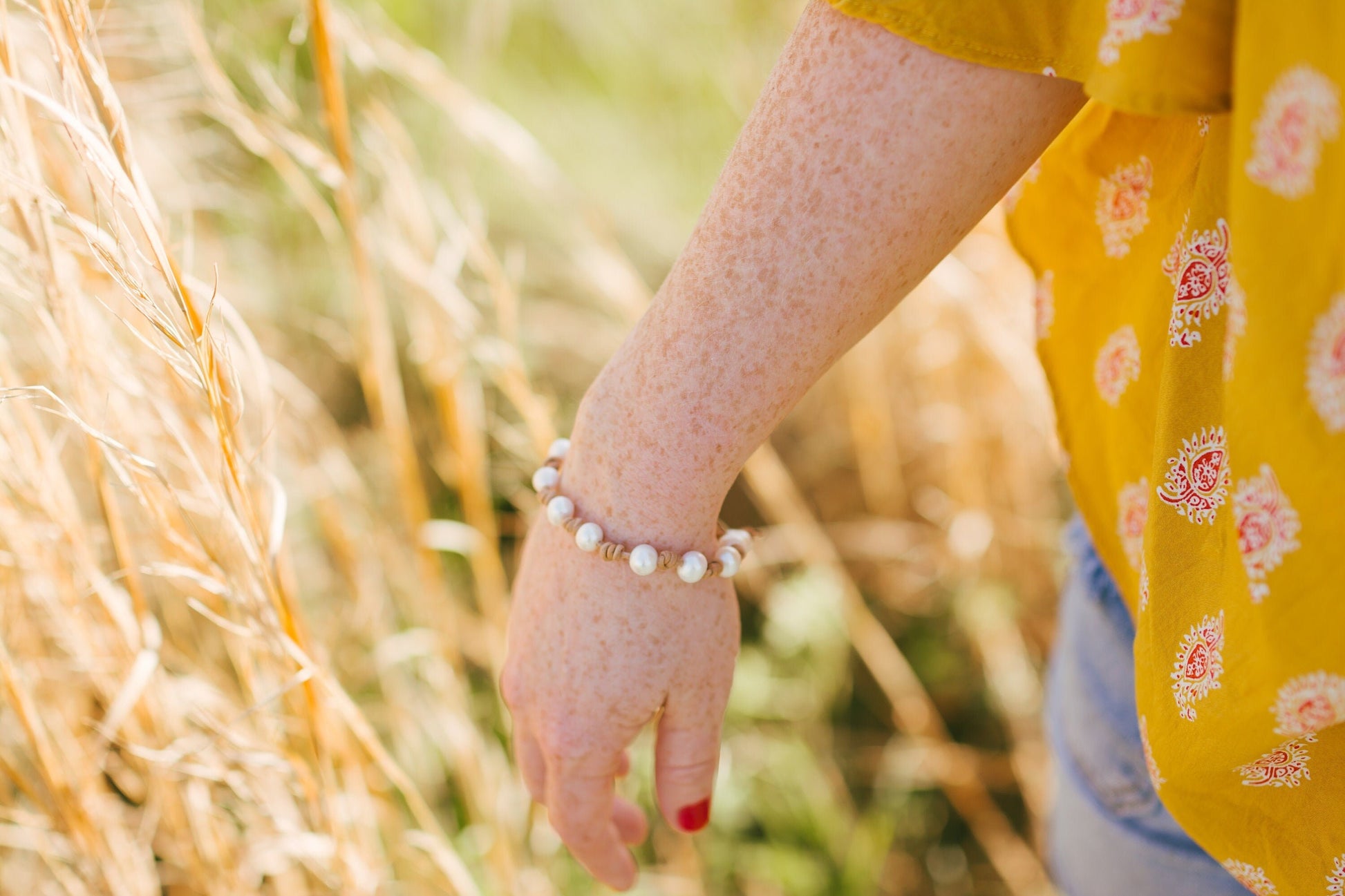 Leather Baroque pearl bracelet, Knotted Pearl and leather bracelet, Gift for mom for Mother&#39;s Day