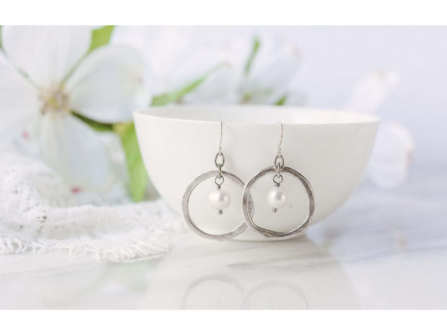Hoop earrings with pearl charm, Hammered hoop earrings, Pearl earrings