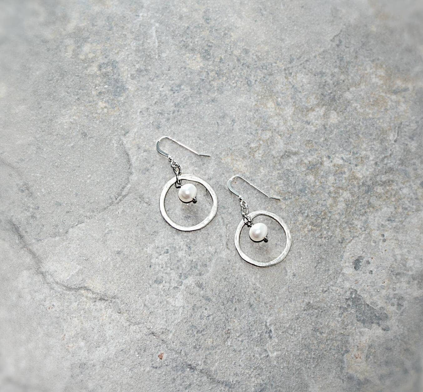 Hoop earrings with pearl charm, Hammered hoop earrings, Pearl earrings