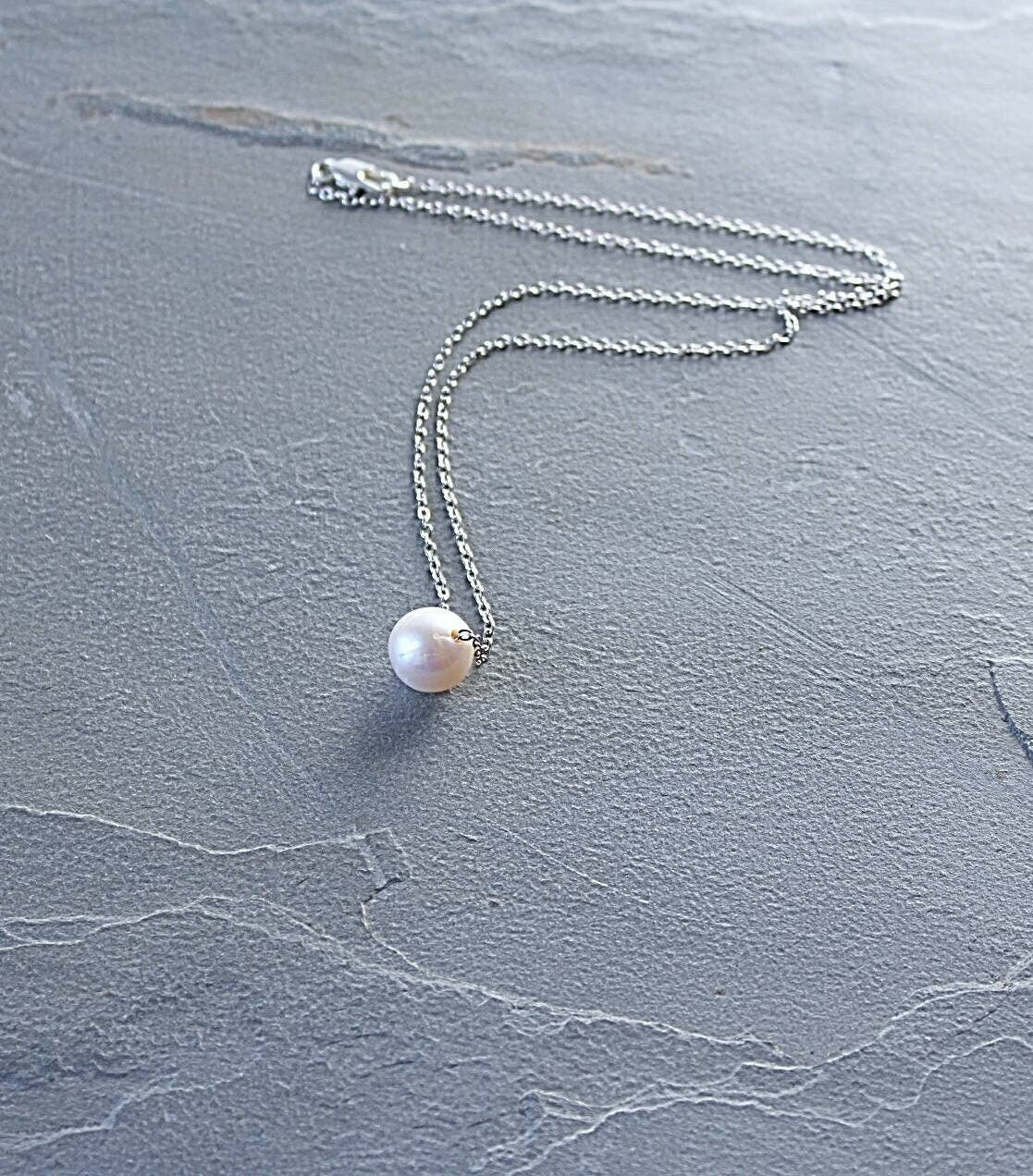 Pearl Bridesmaid jewelry - floating 10 mm white pearl chain necklace, delicate dainty choker