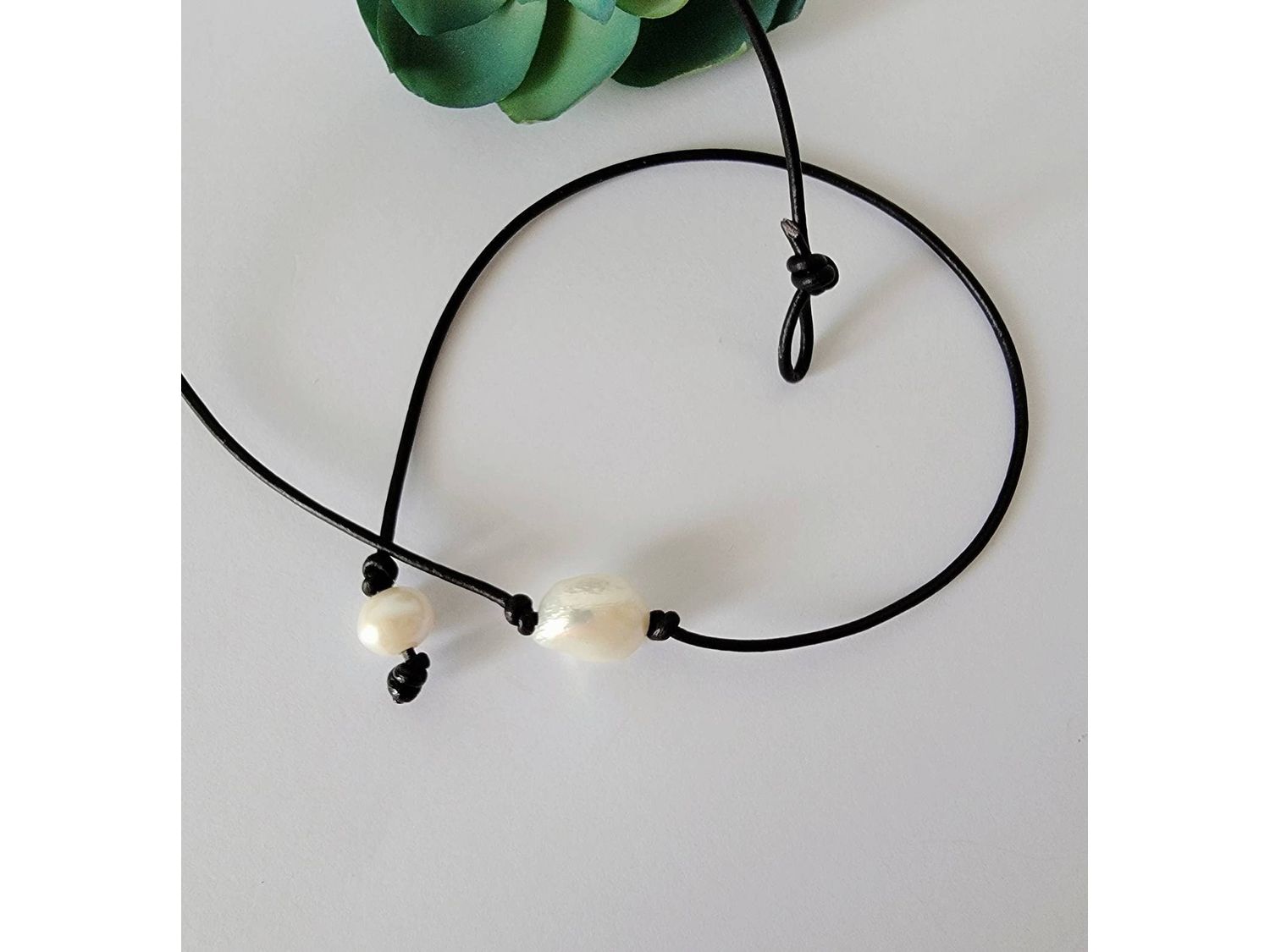 White Freshwater Pearl leather necklace,