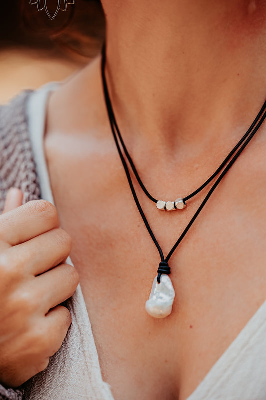 Flame ball White Pearl Leather necklace