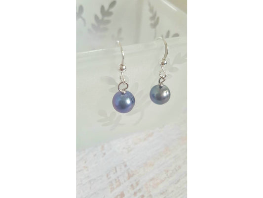 Black Pearl earrings, Freshwater pearl earrings, minimalist earrings, Dainty earrings